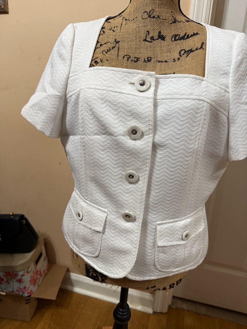 Women’s White Textured Square-Neck Jean Jacket